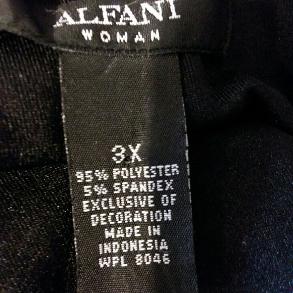 Dress - Picture 3 of 5